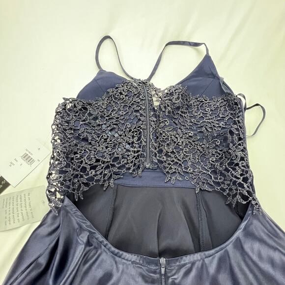 Sequin Hearts Dress Size: 5 - Picture 7 of 10